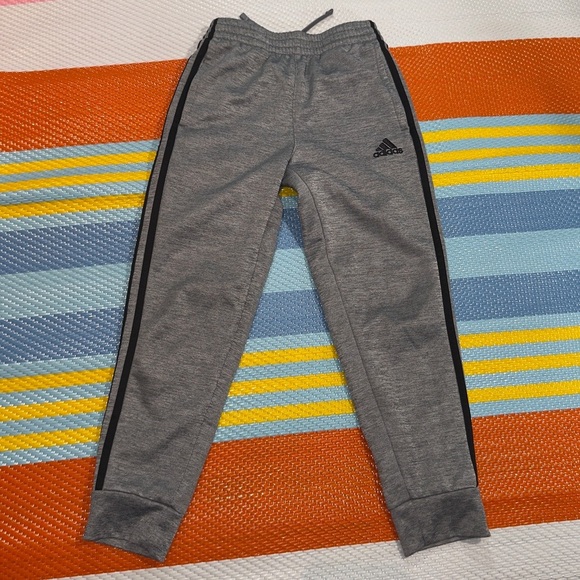 Adidas Gray Black Sweatpants Kids Boys Size 8 - Picture 1 of 3